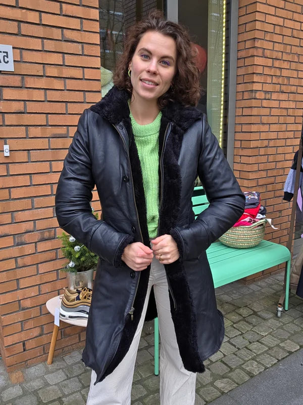 Zwarte schapenleren jas