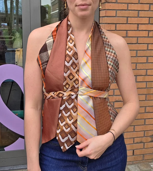 Tie top