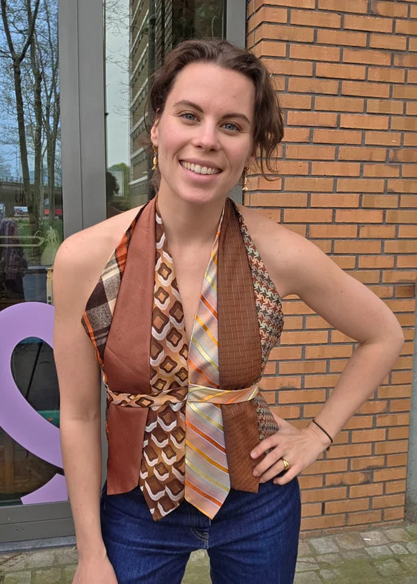 Tie top