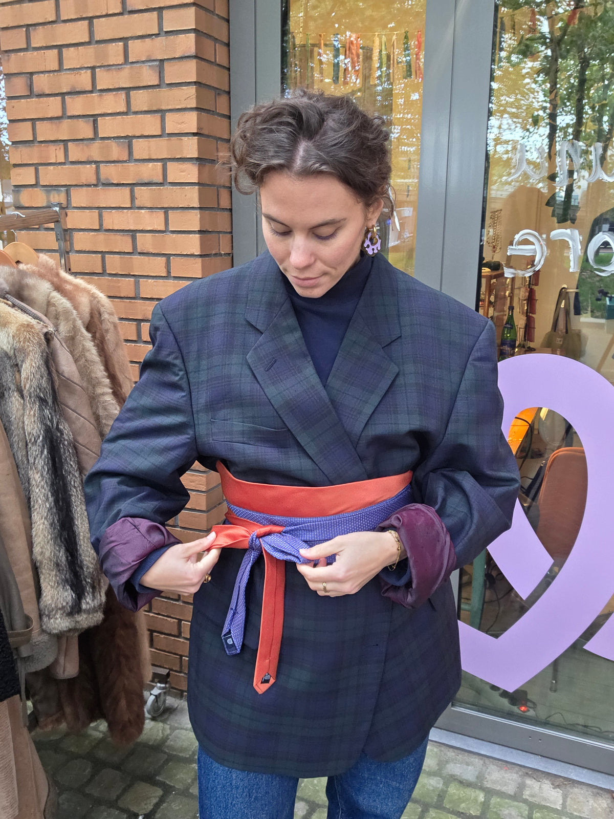 Tie belt